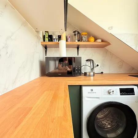 Contemporary Bright & Equipped *