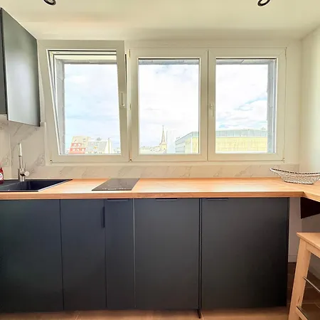 Contemporary Bright & Equipped *
